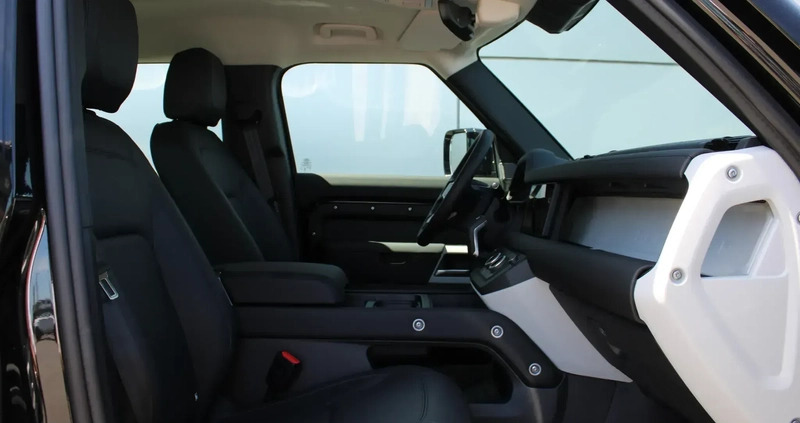 Land Rover Defender cena 373000 przebieg: 5000, rok produkcji 2024 z Dębno małe 67